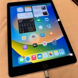 iPad pro 9.7-inch (128gb wifi cellular) NO SIM!!!